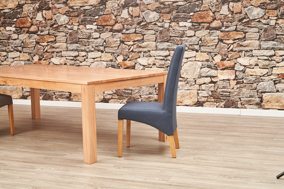 Chicago Dining Table