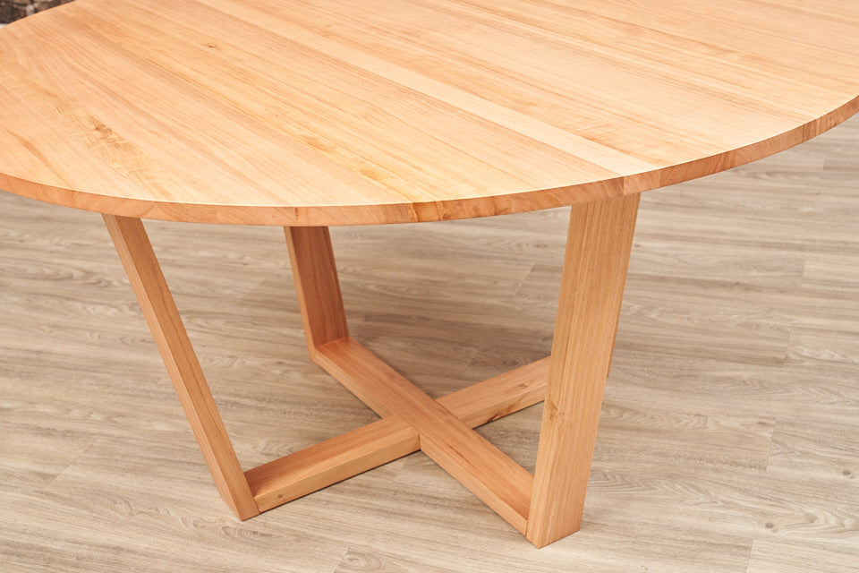 Chicago Dining Table