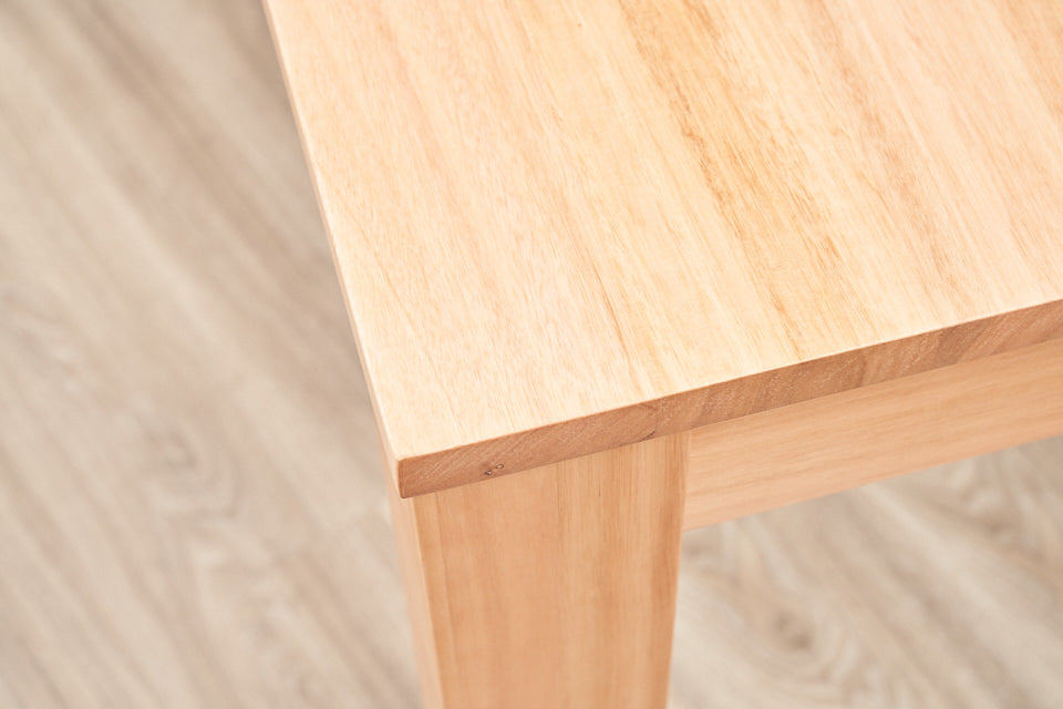 Chicago Dining Table