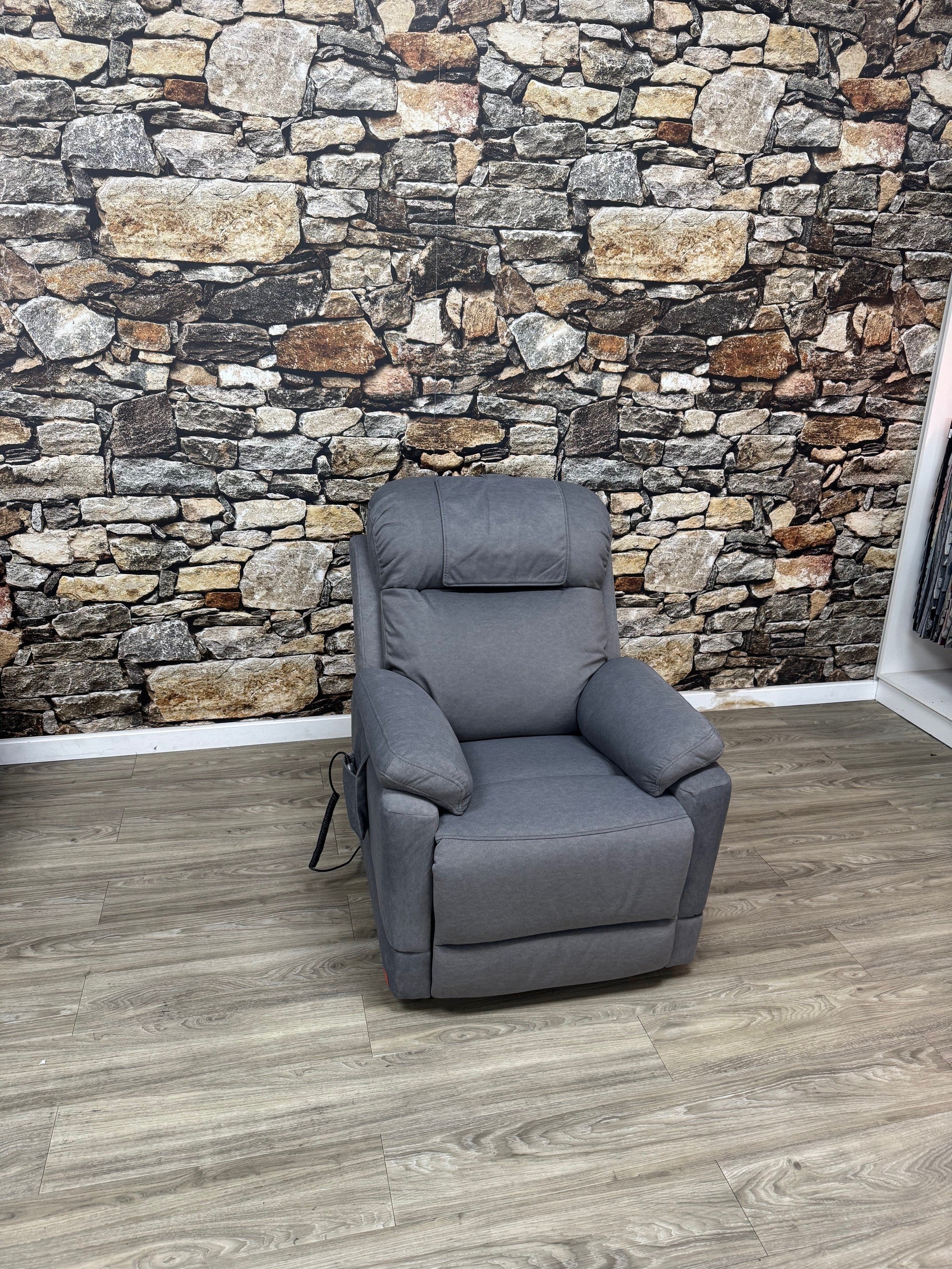 Rockerfeller Lift Chair (769)