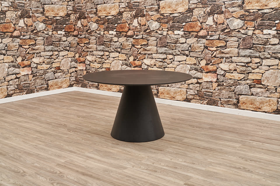 Tavamo Dining Table