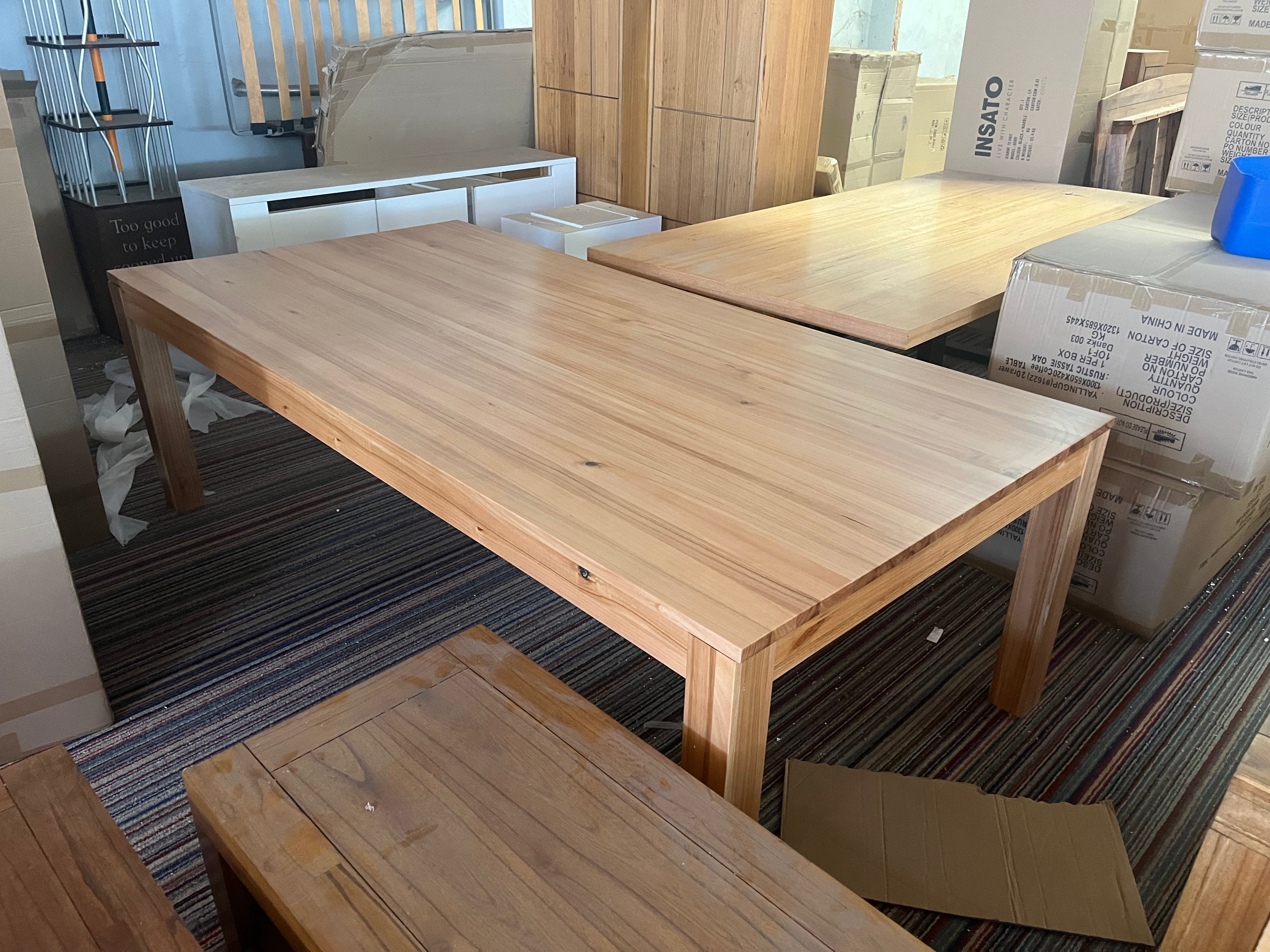 Chicago Dining Table (Warehouse)